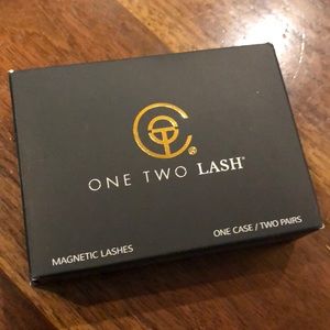 One two magnetic lashes